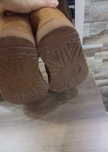 Bej Süet Tüylü Kadın Bot - Görsel 3