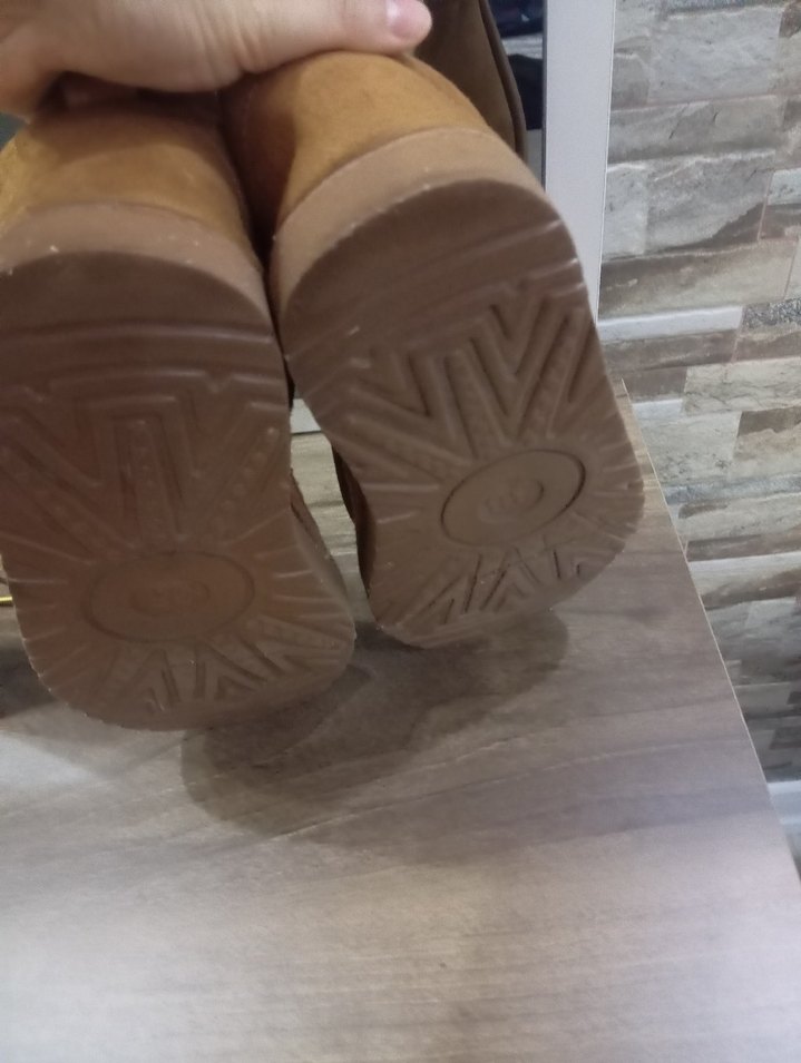 Bej Süet Tüylü Kadın  Bot - Görsel 3