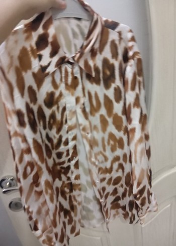 Leopar Desenli Saten Kadın Gömlek - Görsel 2