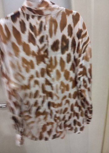 Leopar Desenli Saten Kadın Gömlek - Görsel 3