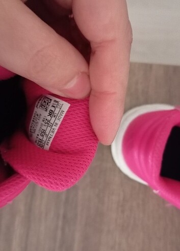 Adidas Orjinal Adidas Kız çocuk ayakkabisi
