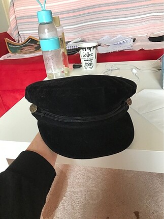 Şapka siyah