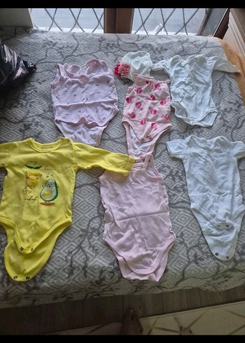 1,5 Yaş Beden Kapüşonlu Pembe Örgü Kız Bebek Tulumu