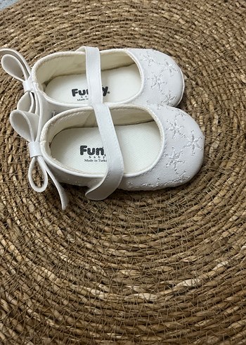 Kız Çocuk Beyaz Nakışlı Babet Ayakkabı - Görsel 2