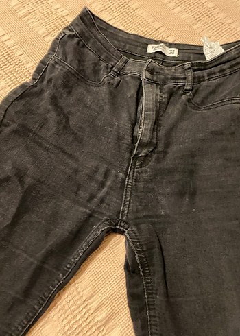 Siyah Bağcıklı Dar Kesim Midi Kot Pantolon - Görsel 3