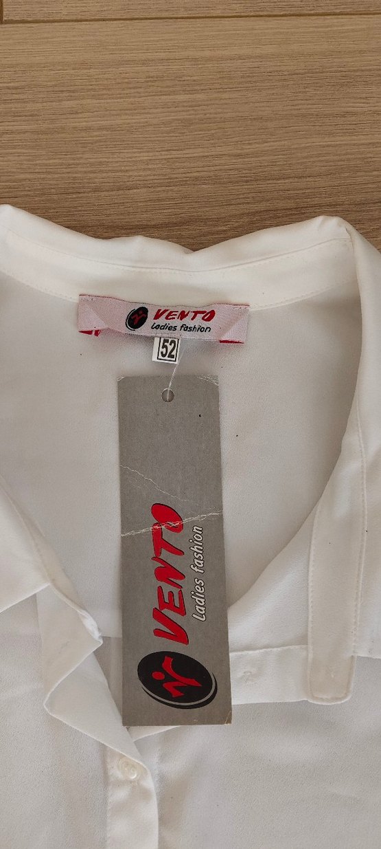 Düz Kesim Ofis Kumaş Pantolon ve etiketi üstünde beyaz gömlek - Görsel 5