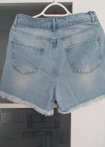 Kadın Mavi Yırtık Denim Mini Şort - Görsel 4