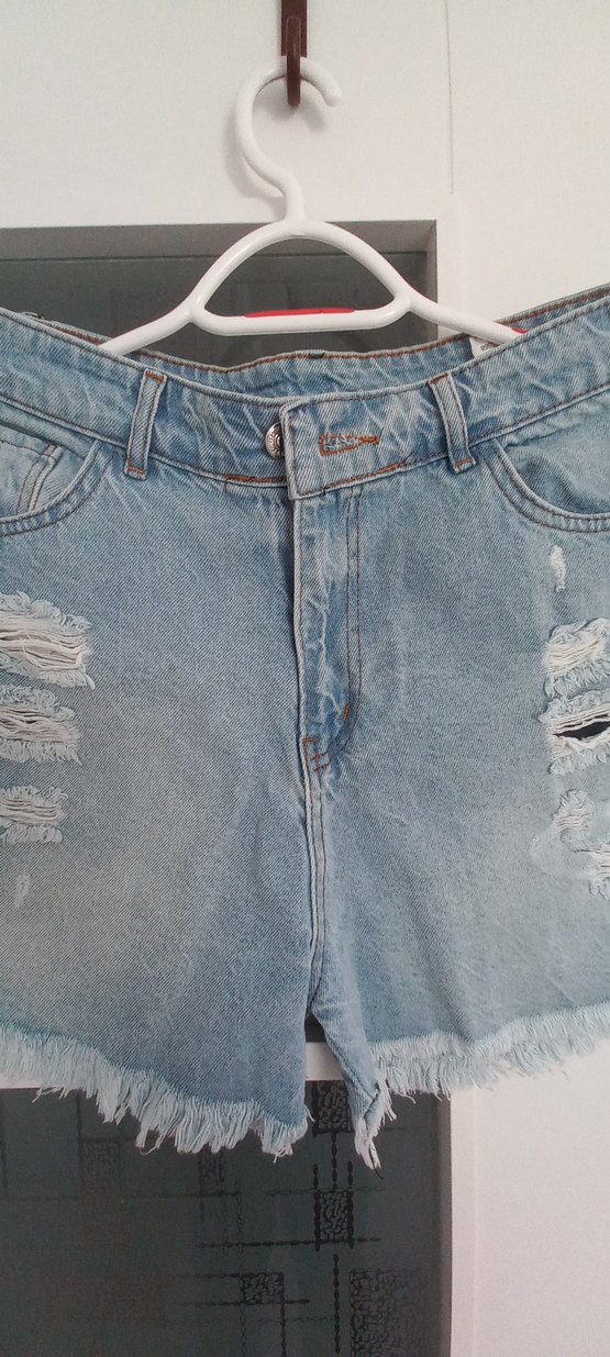 Kadın Mavi Yırtık Denim Mini Şort - Görsel 2