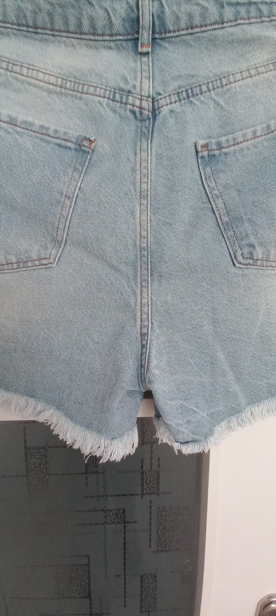 Kadın Mavi Yırtık Denim Mini Şort - Görsel 5