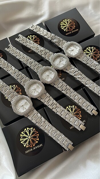 Swatch TAŞLI SAAT