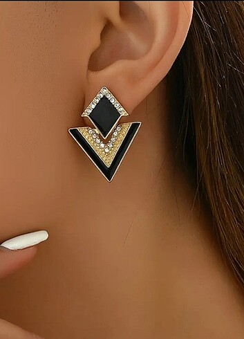 Accessorize Üçgen şekil taşlı şık küpe trend 