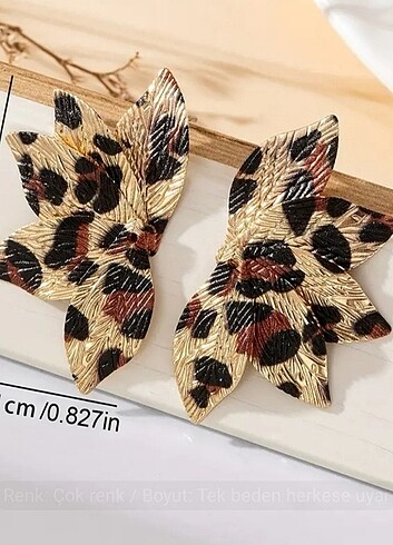 Yaprak desenli leoparlı şık küpe 