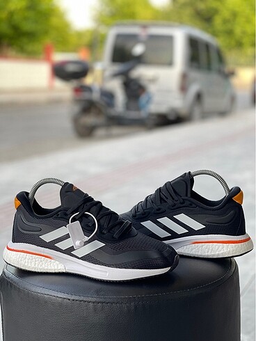 Adidas spor ayakkabı