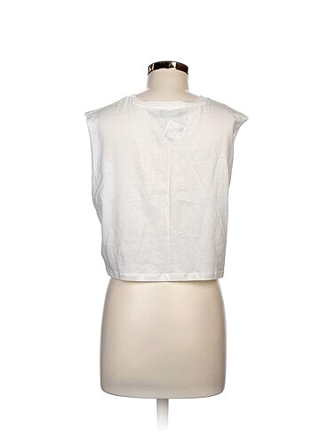 xl Beden Defacto T-shirt %70 İndirimli.