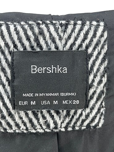 m Beden çeşitli Renk Bershka Kaban %70 İndirimli.