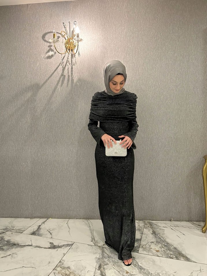 Drapeli Uzun Gri Tesettür Abiye Elbise - Görsel 4