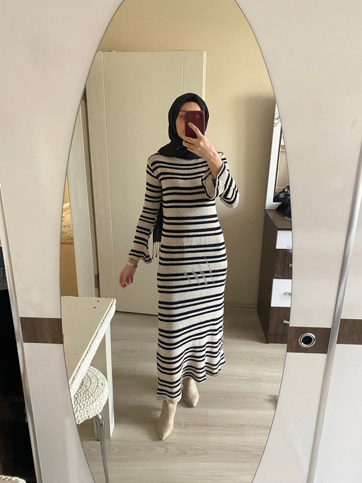 Uzun Kollu Zebra Desenli Triko Elbise - Görsel 2