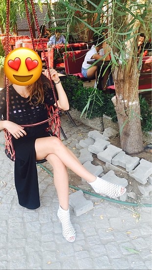 Beyaz kafesli topuklu
