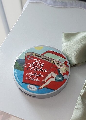 THE BALM ORIJINAL HIGHLIGHTER BIG MAMA 