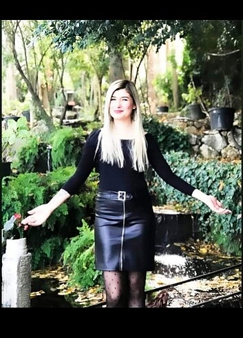 Siyah deri etek fermuarli