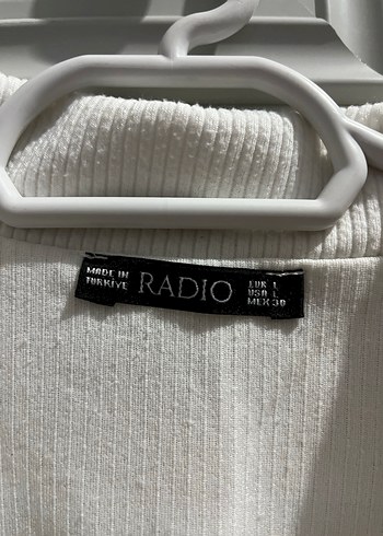 Kolsuz bağlamalı crop - Görsel 2