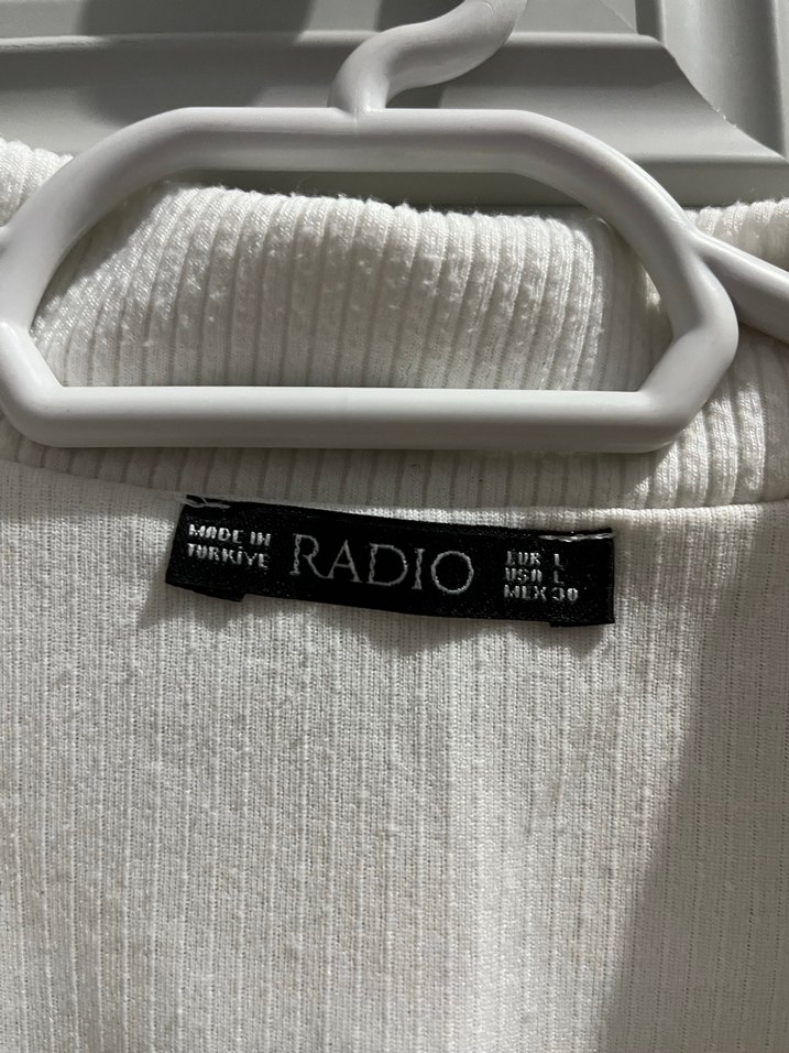 Kolsuz bağlamalı crop - Görsel 2