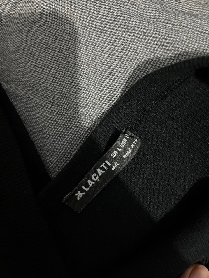 Siyah beli lastikli çapraz detay crop - Görsel 3