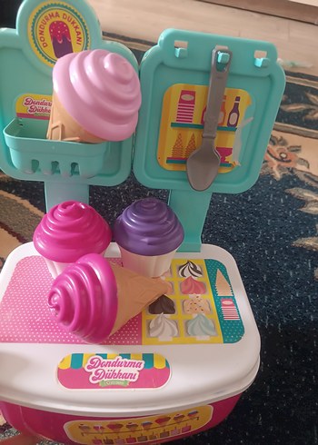 Pastel Renkli Oyuncak Dondurma Dükkanı - Görsel 2