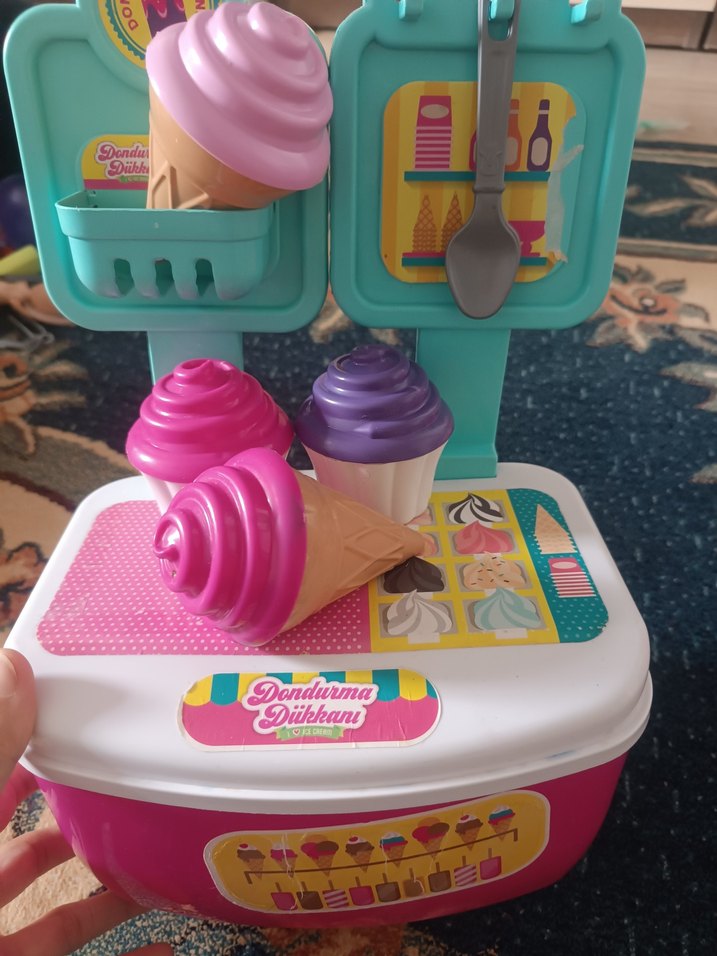 Pastel Renkli Oyuncak Dondurma Dükkanı - Görsel 3