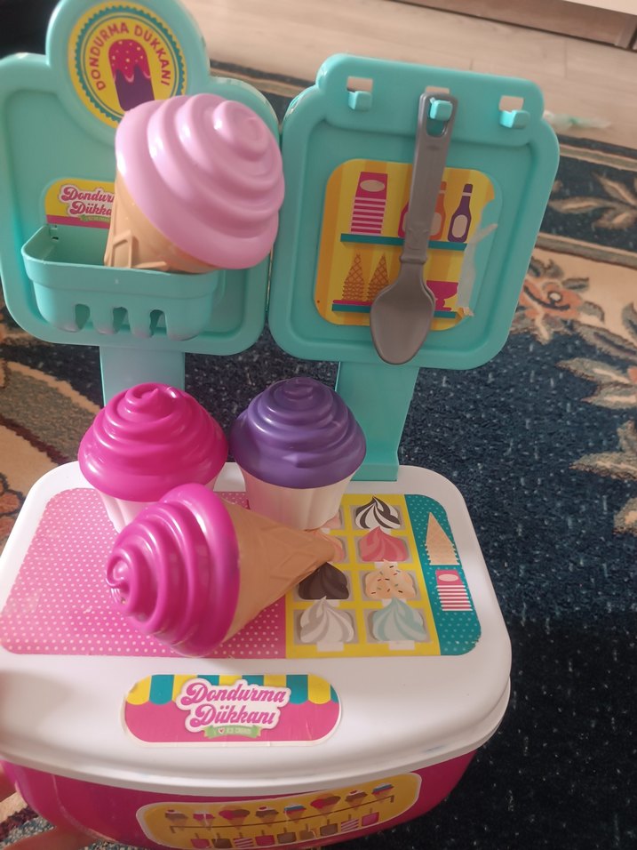 Pastel Renkli Oyuncak Dondurma Dükkanı - Görsel 2