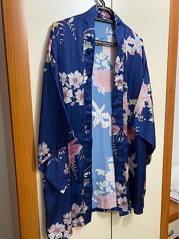 Defacto Kimono