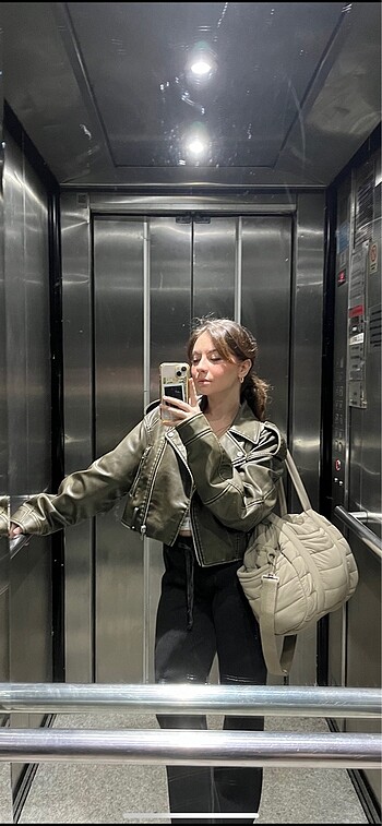 Zara Yeşil Deri Ceket