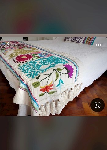 İşlemeli Çok Renkli Yatak Örtüsü - Görsel 2