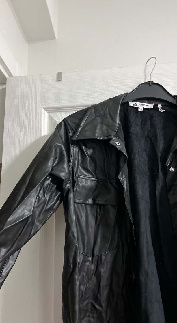 Siyah Deri Kadın Ceket Düğmeli - Görsel 3