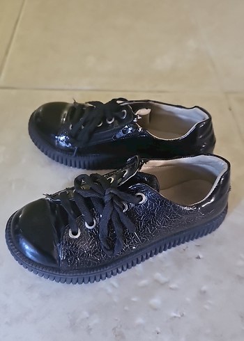 Kemal Tanca Kids Kız Çocuk Siyah Deri Rugan Bağcıklı Goth Ayakkabı