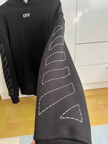 l Beden Off White Sweatshirt
