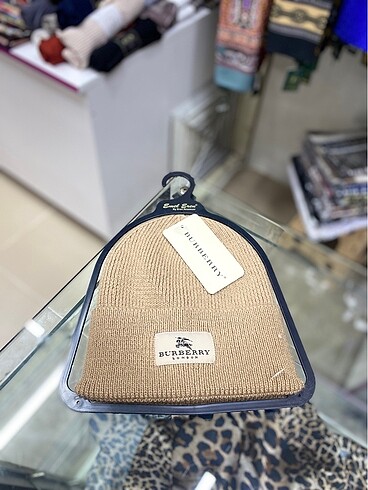 Burberry ŞAPKA
