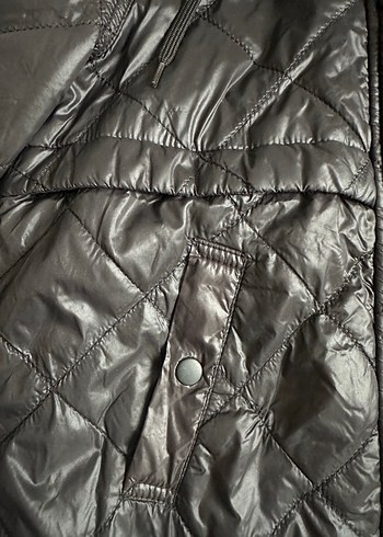 H&M kapüşonlu yağmurluk - Görsel 3