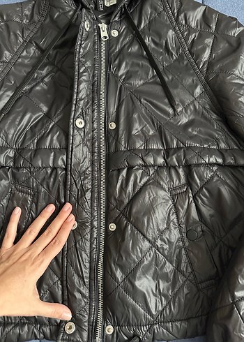 H&M kapüşonlu yağmurluk - Görsel 4