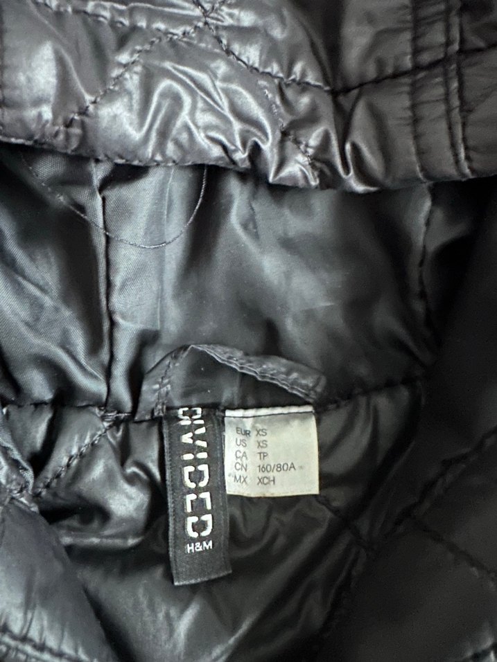 H&M kapüşonlu yağmurluk - Görsel 2