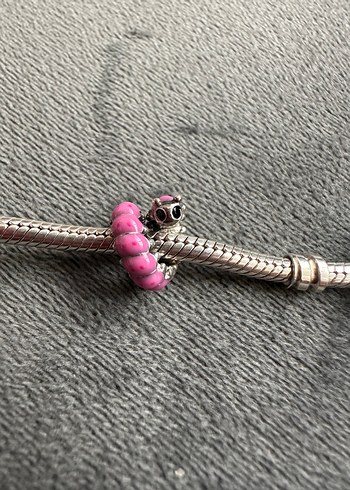 Pandora Pembe Sarmal Tırtıl Charm - Görsel 2