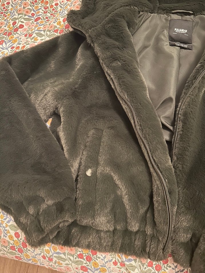 Koyu haki pull&bear tüylü mont - Görsel 3