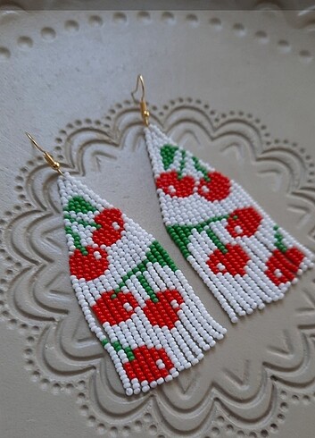 Kirazlı püsküllü kupe