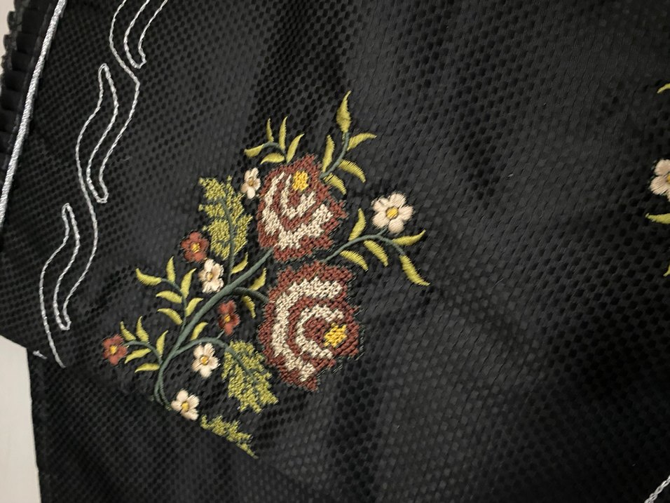 Nakışlı Siyah seccade - Görsel 3