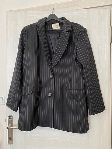 Siyah, çizgili blazer ceket