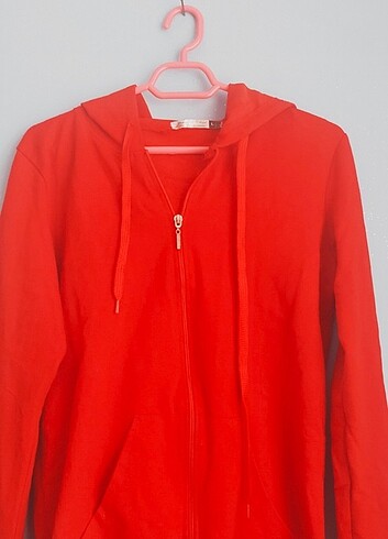 Kırmızı fermuarlı sweatshirt 