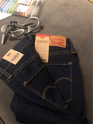 Levis 720