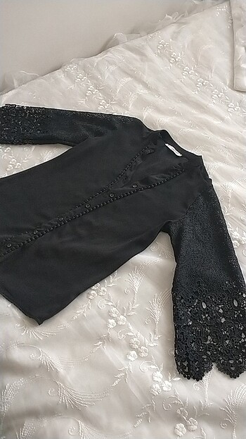 Siyah güpür detaylı abiye bluz