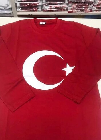 Diğer Atatürk ve bayrak baskılı tişört