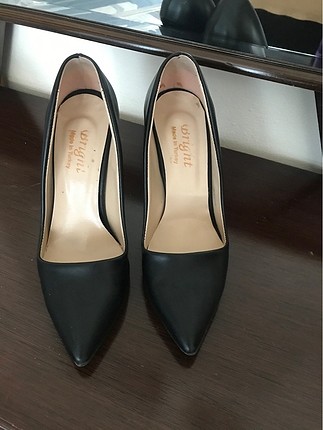 siyah stiletto